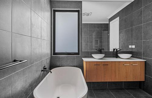 Inverloch House | Sandy Feet Retreat