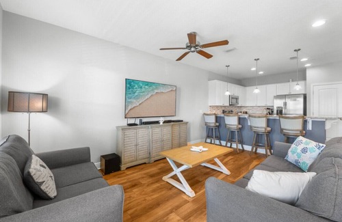 Crystal Beach House | Sandy Feet Retreat|Heart of Destin|Community Pool