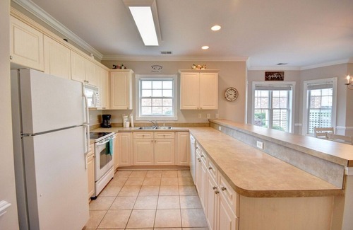 Central Myrtle Beach Condo | Sandy Feet Retreat~3br Condo,Pond view,Pool &more