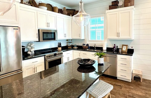 Silver Sands Beach House | Sandy Feet Retreat~Vacation home w/heated pool~Sleeps 12~Steps to beach access!
