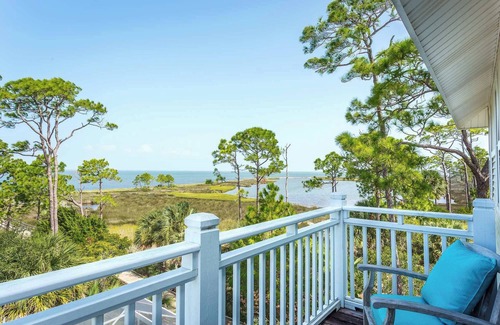 East End House | Sandy Feet Retreat- Bay Front- Private Pool