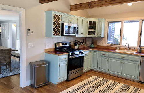 Brewster House | Sandy Hill Cottage- Newly renovated beach retreat, perfect for families
