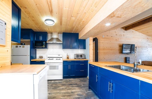 Sandy Hook Cottage | 🏝 Sandy Hooked 2Bed1Bath Remodelled Pine Cottage
