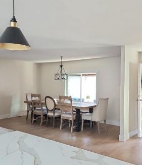 Florence House | Sandy Pacific Hideaway
