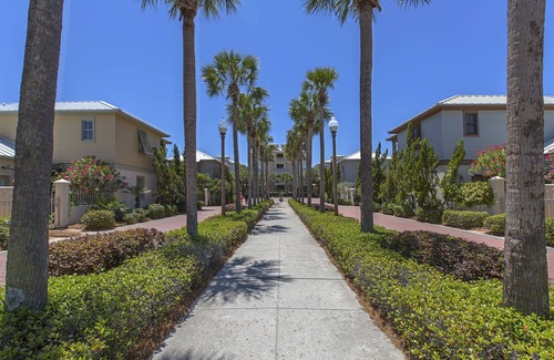 Seacrest Beach House | Sandy Pants - 12,000 Sq Ft Community Pool, Complimentary Beach Tram + Bikes!