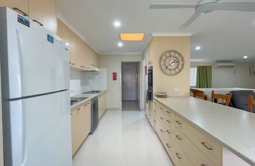 Burrum Heads House | Sandy Paws - Burrum Heads- Walk to Beach -3BR- Aircon-Pool table