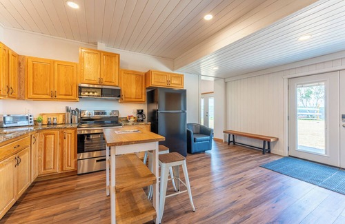 Ely Resort | Sandy Point Resort, Lakeside 2BR Modern Escape