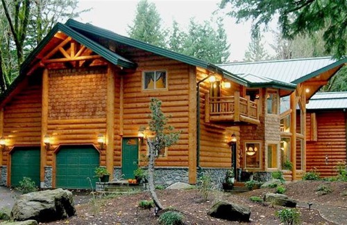 Marmot Bed & Breakfast | Sandy Salmon Bed & Breakfast Lodge