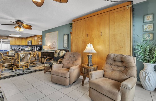 Madeira Beach Condo | Sandy Shores 302 Gulf Front 1 BR