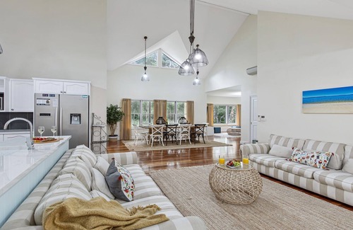 Callala Bay House | Sandy Shores – charming home by the bay