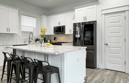 Miramar Beach House | Sandy Shores: Stunning Home, Putting Green, Private Pool & Golf Cart