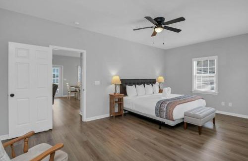 Newberry Shores House | Sandy Sunset Point 2 Kayaks