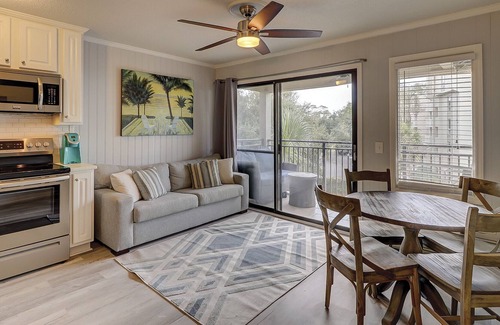 Hilton Head Island Condo | Sandy Toes and Salty Kisses! Steps to the Beach. Short walk to Coligny Plaza