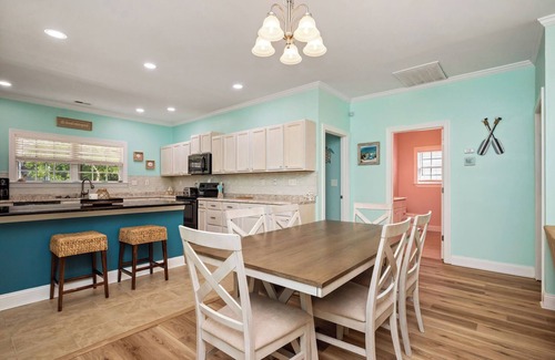 Long Beach House | Sandy Toes Bungalow: Dog-Friendly with Private Pool, Golf Cart
