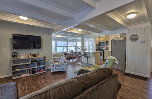 Alligator Point House | Sandy Toes in Alligator Point - Cottage Retreat only steps from the beach!