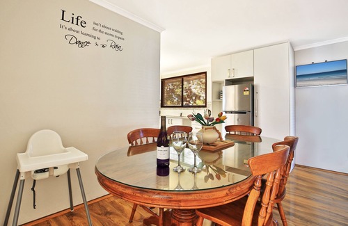 Callala Beach House | SANDY TOES JERVIS BAY - Pet Friendly - 2 Minutes WALK TO THE BEACH