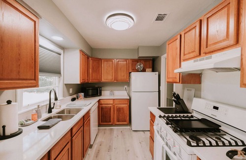 Ocean Springs House | Sandy Toes - near beach & downtown Ocean Springs! (golf cart district)