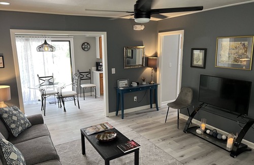 Ocean Springs House | Sandy Toes - near beach & downtown Ocean Springs! (golf cart district)