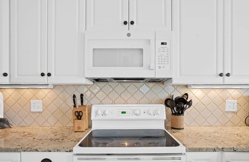 Ocean Isle Beach Apartment | Sandy Toes & Salty Kisses I Brunswick