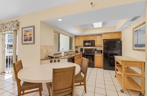 Siesta Key Condo | Sandy Toes & Salty Breezes: Siesta Key Awaits!