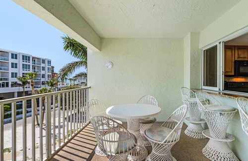 Siesta Key Condo | Sandy Toes & Salty Breezes: Siesta Key Awaits!