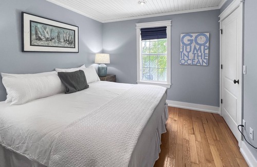 Santa Rosa Beach House | "Sandy Toes" | Short walk to the beach | Bike to Grayton or Gulf Place