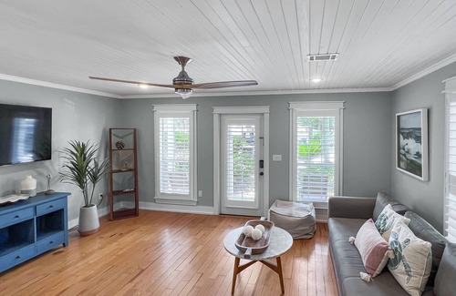 Santa Rosa Beach House | "Sandy Toes" | Short walk to the beach | Bike to Grayton or Gulf Place