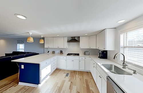 Montego Bay House | Sandyhill Sun