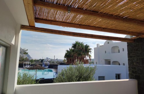 Perissa Apartment | Sandys Paradise Rooms