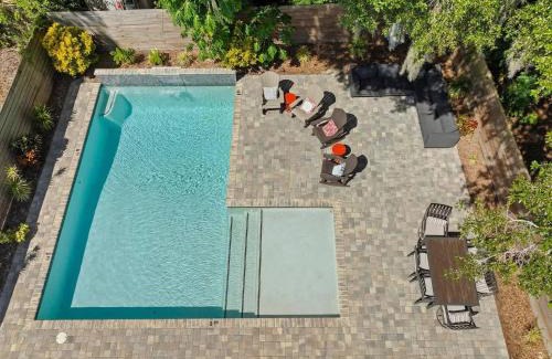 Lincolnville House | Sanford Splash l Pool l Dogs OK l Walk to DNTN
