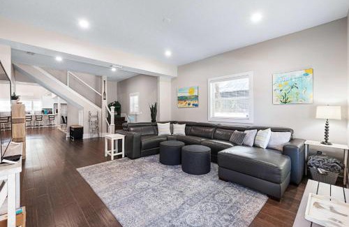 Lincolnville House | Sanford Splash l Pool l Dogs OK l Walk to DNTN