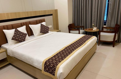 Hyderabad Hotel | Sangam Hotel By Sameeksha By Hospitality