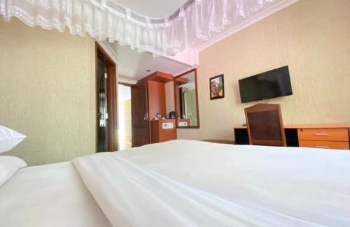 Moshi Cabin | Sangana Lodge