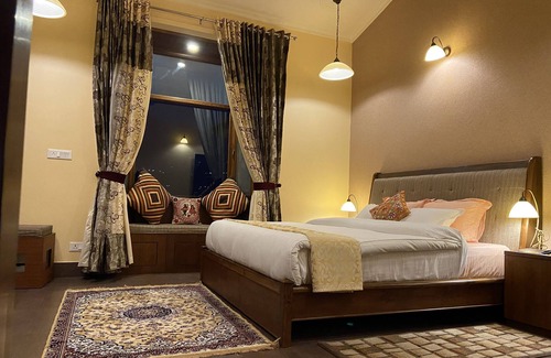 Amritpur Hotel | Sangita Resorts Naukuchiatal