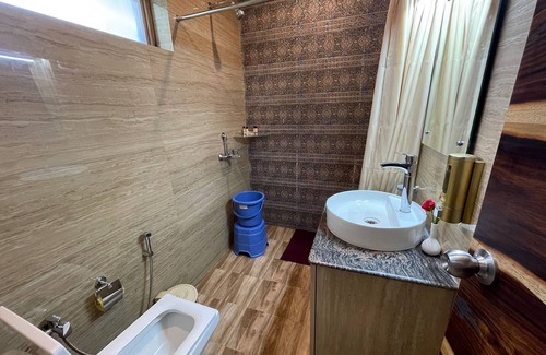 Amritpur Hotel | Sangita Resorts Naukuchiatal