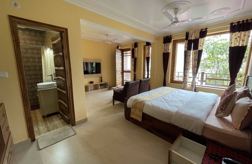 Amritpur Hotel | Sangita Resorts Naukuchiatal
