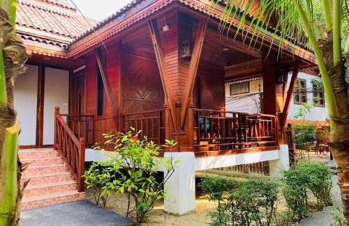 Khuk Khak Beach Resort | Sangsawan Palace Khaolak Resort