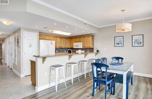 Gulf Shores Condo | Sanibel #201 - Spacious Corner Unit W/Wrap Around Balcony!