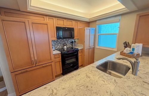 Punta Rassa Condo | Sanibel Harbour Resort Harbour Tower 317: Beautiful waterfront corner balcony