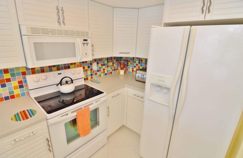 Punta Rassa Condo | Sanibel Harbour Resort: Bay View Tower 1131 Penthouse views of Sanibel in this 3 bdrm 3 bath condo