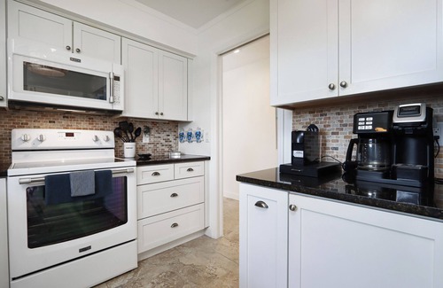 Sanibel House | Sanibel Island Cozy, Thoughtfully Renovated Family-friendly Home - The Blue Palm