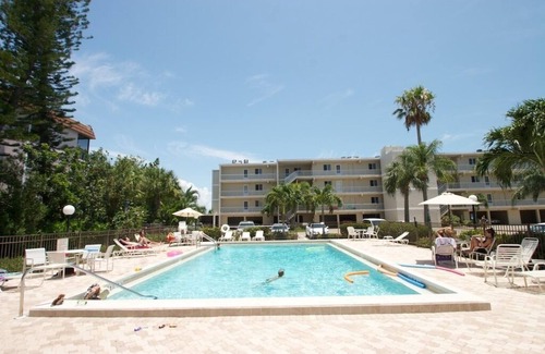 Sanibel Condo | Sanibel Surfside #215: Gorgeous Beachside Getaway Steps to Beach & Shelling!