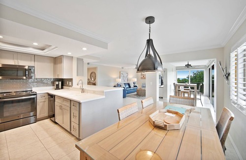 Sanibel Condo | Sanibel Surfside 224: Stunning 2BR Island Retreat!