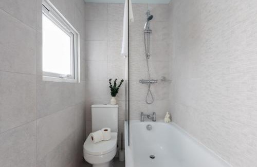 Splott House | Sanjo Suite by Koya Homes-2-Bed Home-Free Parking