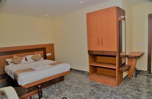 Virarajendrapet Hotel | Sanjose Residency