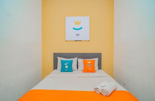 West Cirebon Hotel | Sans Hotel Widarasari Cirebon