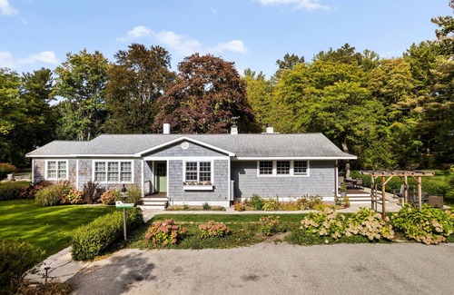 Leland House | Sans Souci in the Village of Leland