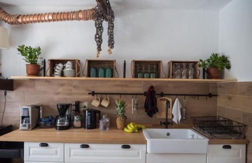 Kato Vrontou House | SANTA CRUZ country cottage