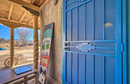 Santa Cruz Cottage | Santa Cruz Home w/Mountain Views!