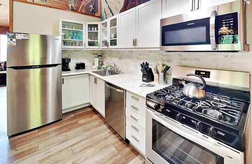 Thayerville House | Santa Fe Getaway | Pet Friendly, Great Lake Views!